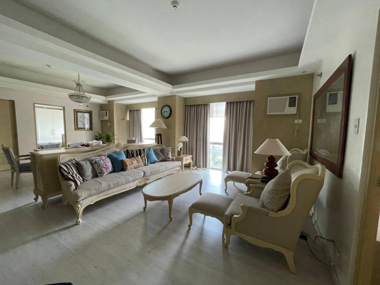 Avant At The Fort By Urban Realty マニラ市 エクステリア 写真