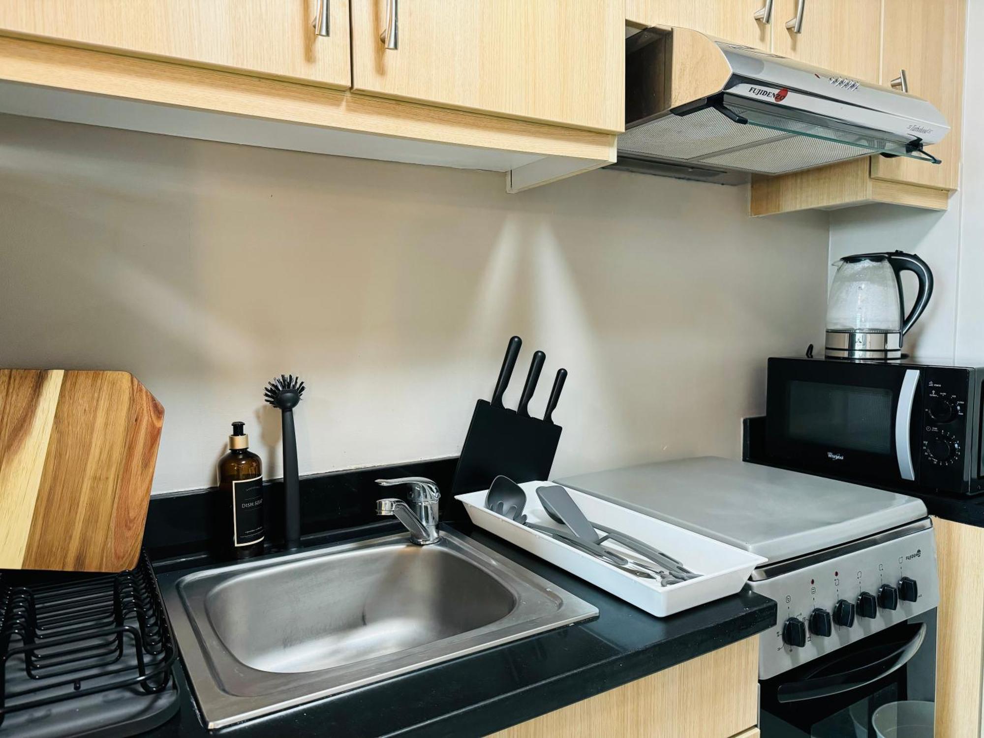 Avant At The Fort By Urban Realty マニラ市 エクステリア 写真